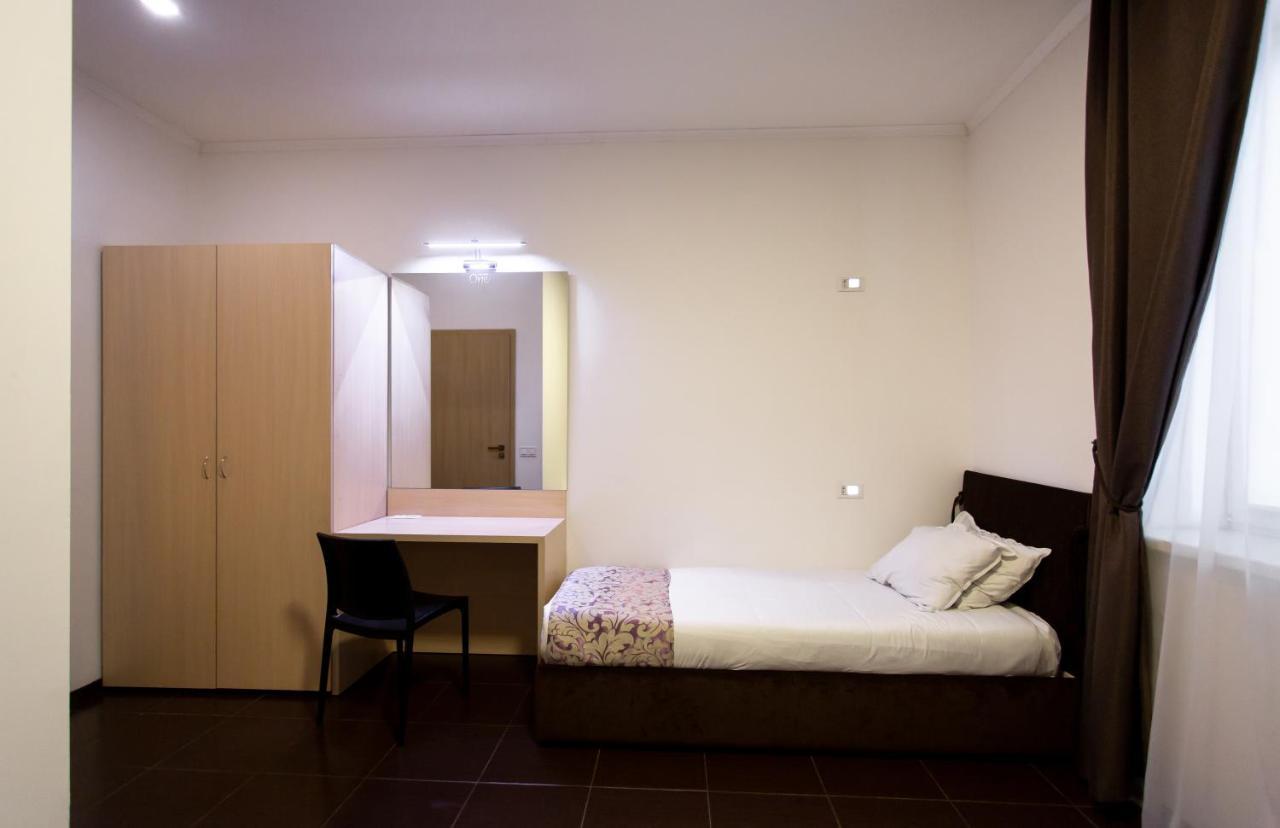 Hotel One Uman Exterior foto